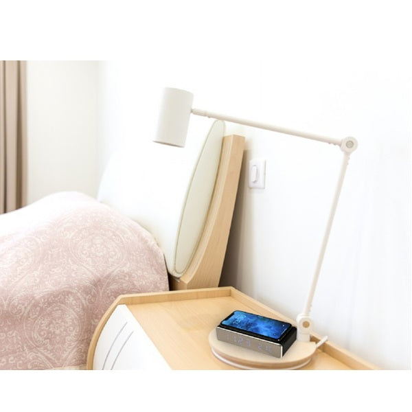 Digitale wekker met draadloze laadfunctie voor smartphone