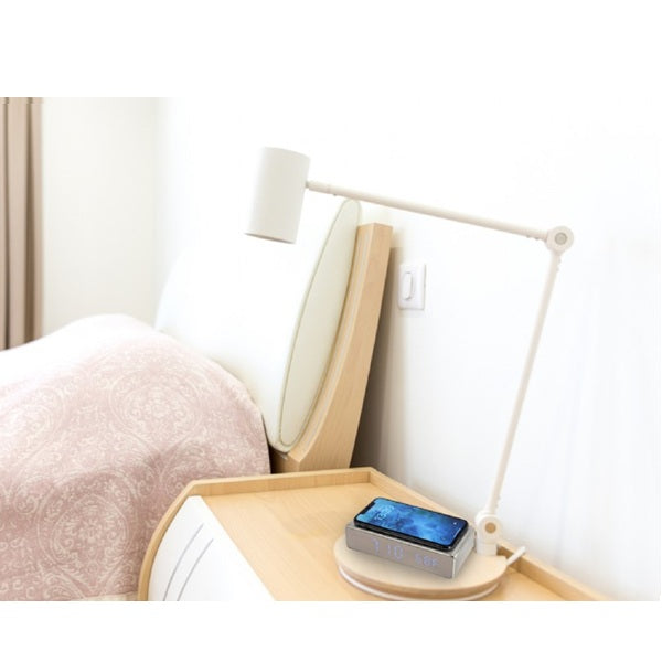 Digitale wekker met draadloze laadfunctie voor smartphone